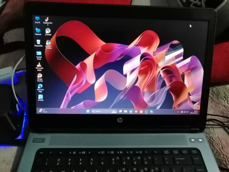 AMD HP LAPTOPS EQUAL TO I7 6 GEN U MODEL