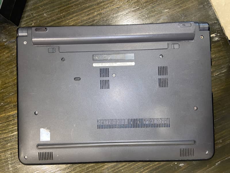 Dell latitude 3350 i5 5th gen 8/256