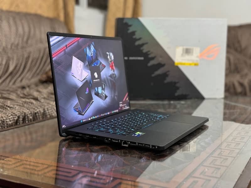 ASUS ROG zaphyrus m16