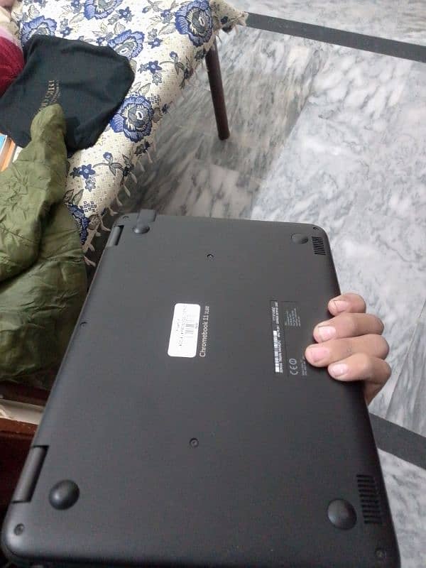 laptop Dell chrome book