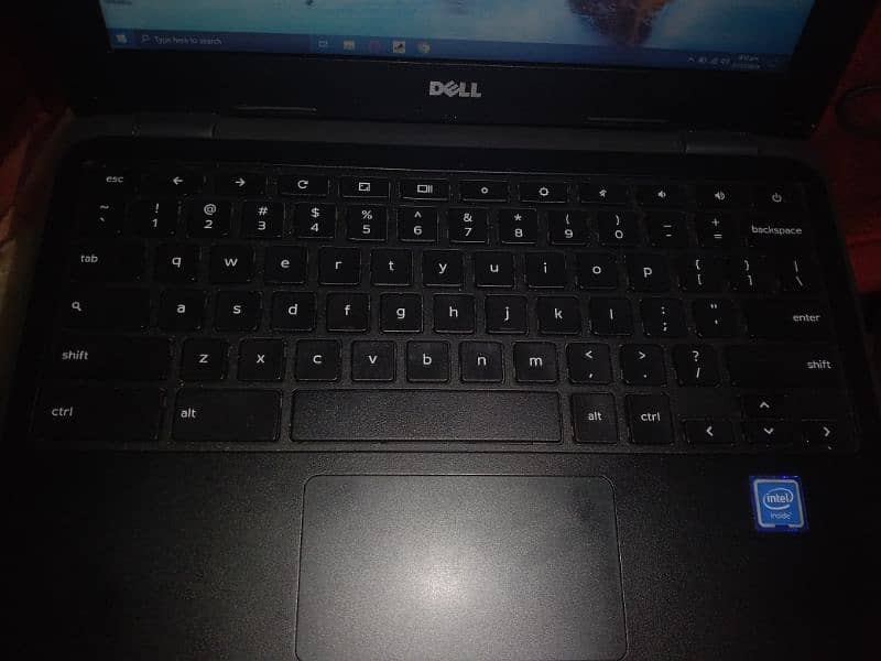 TRADITIONAL DELL LAPTOP