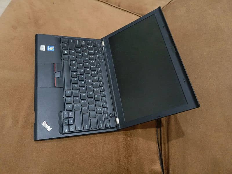 lenovo 4gb/128 SSD