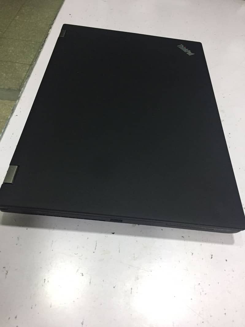 Lenovo p73