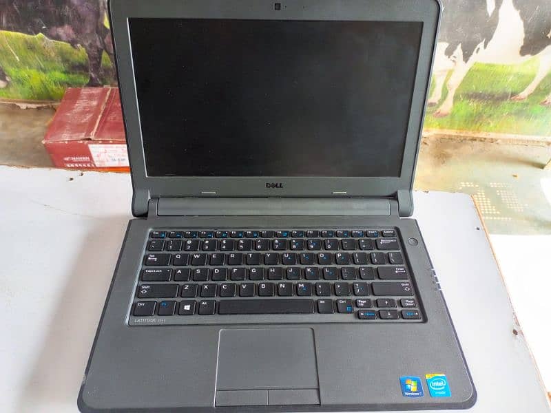Dell core i 3 4 gen best for online work 8 GB ram 128 gb ssd