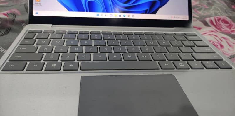 Microsoft surface go core i5 10th generation
