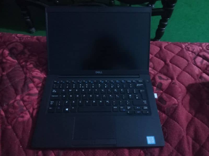 Dell Latitude e7390 | Core i5 8th gen vpro 8gb ddr4 ram 236gb SSD Nvme