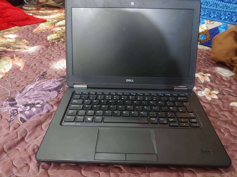 Dell latitude E7250 i7 5th Gen 8/256SSD