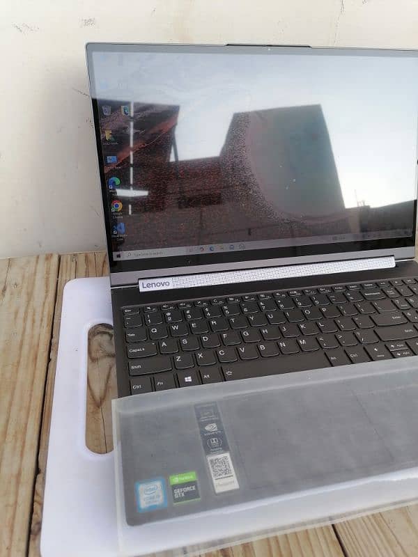 Lenovo Yoga C940 15" - 9th Gen Core i9