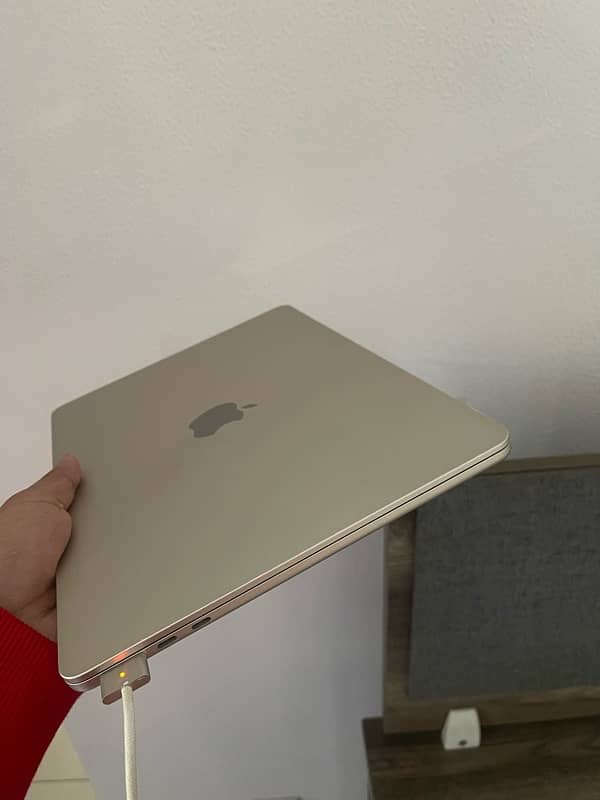 Macbook Air with M2 chip 2022 Model Starlight colour