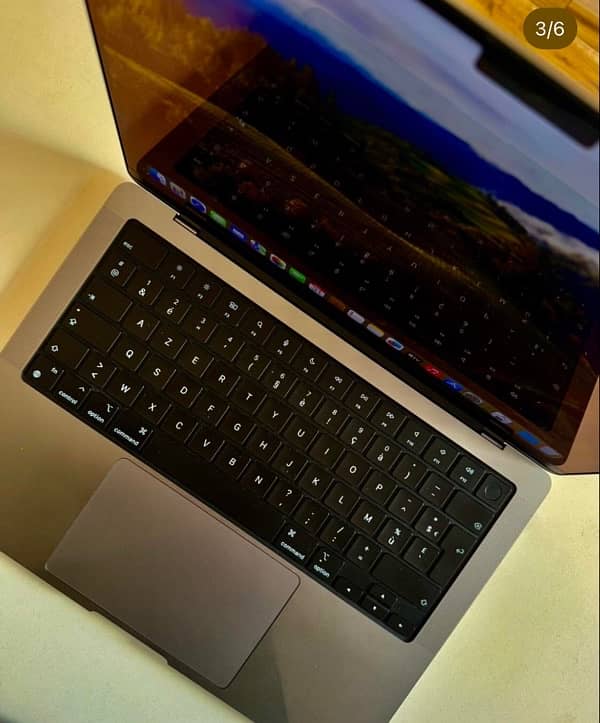 Macebook pro 2021 “14 inch screen size