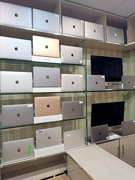 Apple MacBook Pro retina display i7 i9 M1 M2 available
