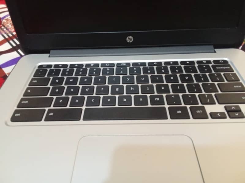 Hp chrome book  dubai say lee the