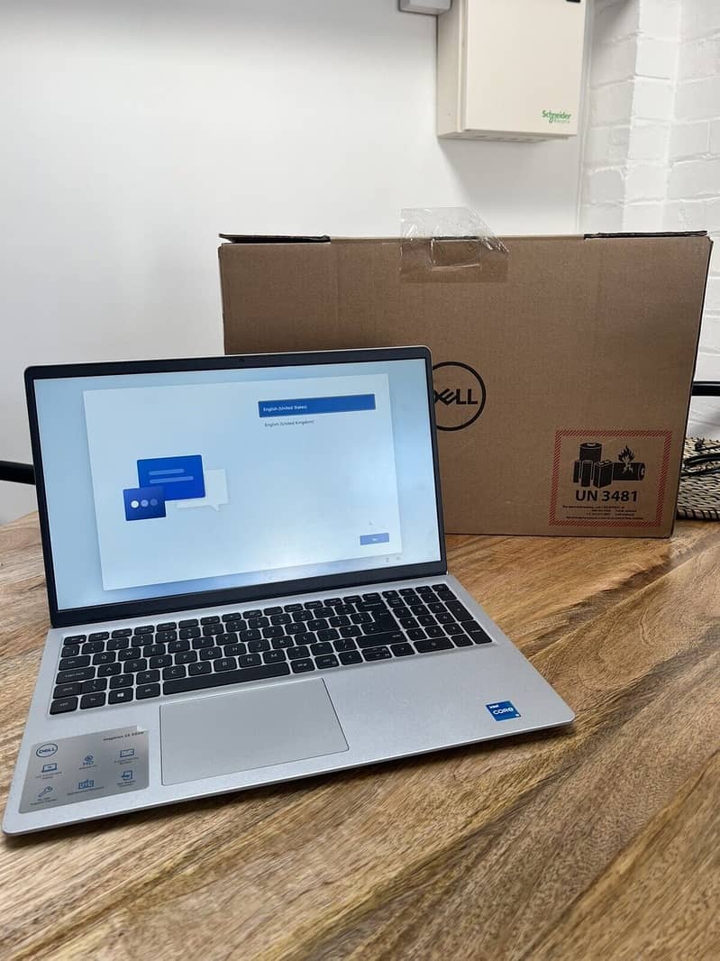 dell laptop core i5 32 GB Of RAM, 10/10 ssd apple dell core i5 core i