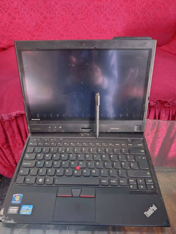 Lenovo x230t 2-in-1 Touchscreen laptop