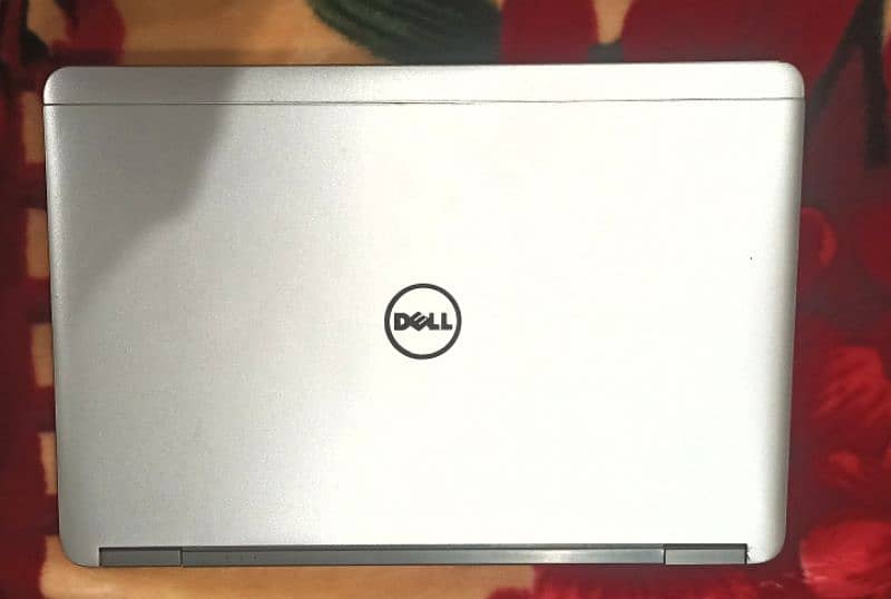dell laptop latitude E7240 core i5 4th generation 4gb 128gb