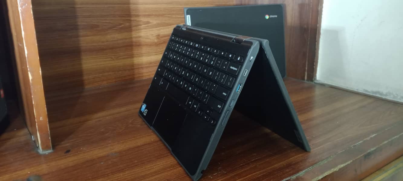Lenovo 500e Cromebook Like New
