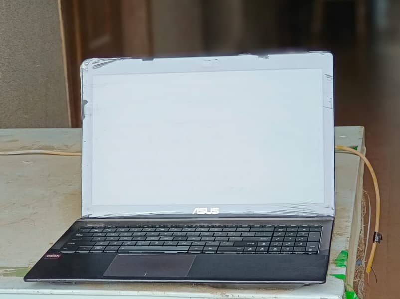 ASUS AMD A8-4500 Laptop
