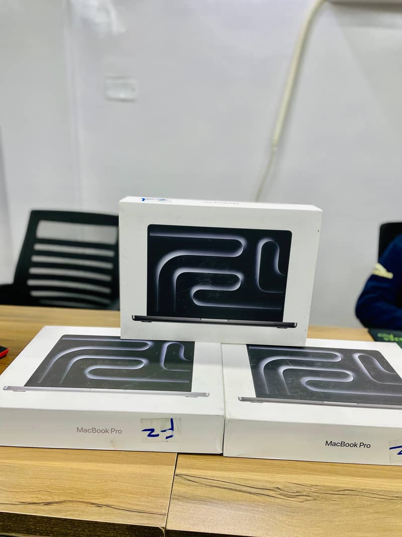 Apple Macbook Pro M4 Chip 14