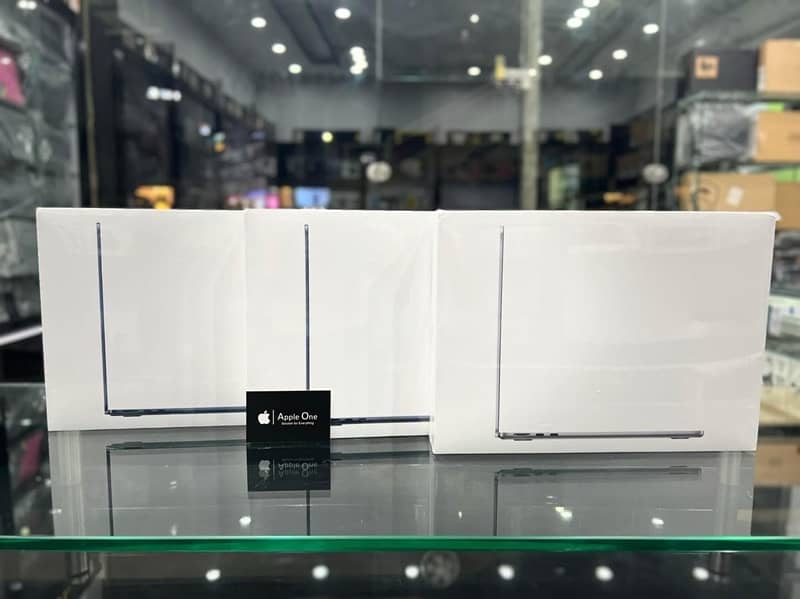 Macbook Air M2 Chip 16/256GB Brand New Apple Sealed