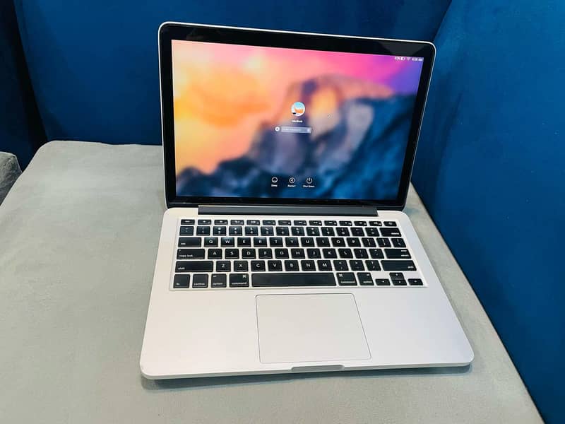 Apple MacBook Pro Core i5 SSD 256GB/ Ram 8GB GooD Condition. .