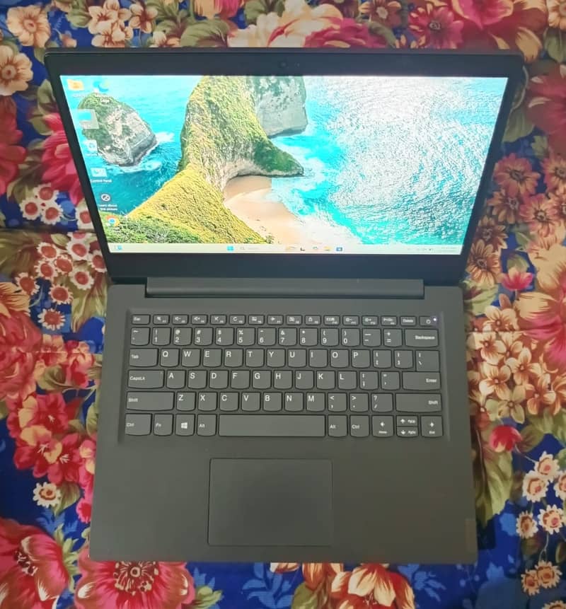 Lenovo Ryzen-5/ 20GB-RAM/ 256GB-NVMe/ 4GB Graphic Card/ 14" 4K Display