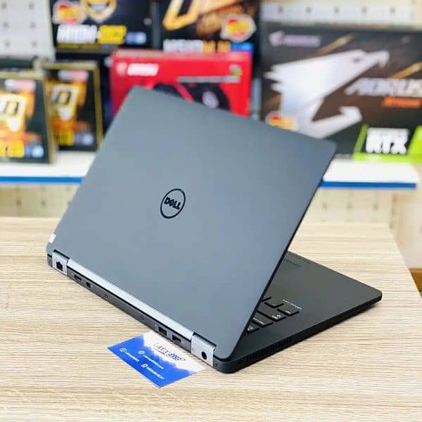 Dell UltraSlim Core i7 6th Generation 8GB Ram DDR4 / 256GB SSD M. 2