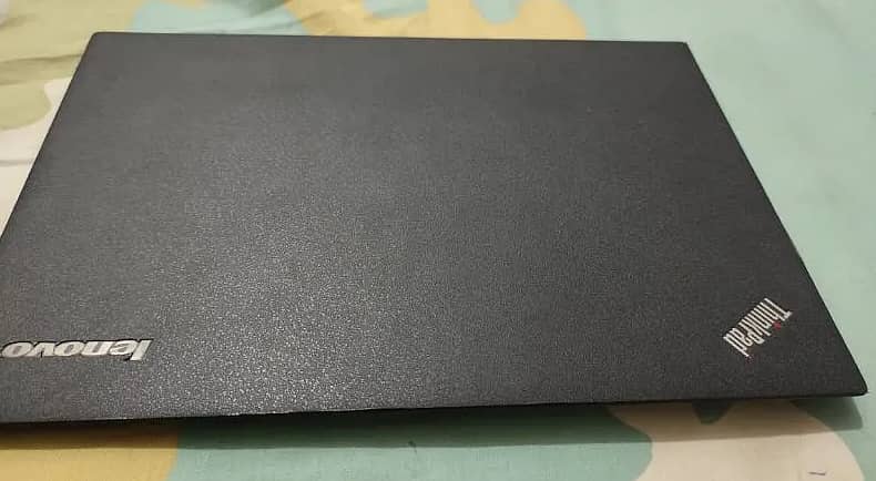 Lenovo ThinkPad X1 Carbon Gen 5 Ultra-Light  Laptop