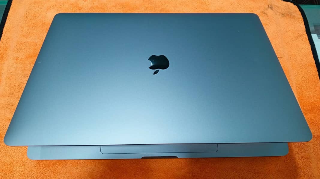 MacBook Pro 2019 A2141-8-Core/Core i9 Retina Display 16-inch-16/1TB