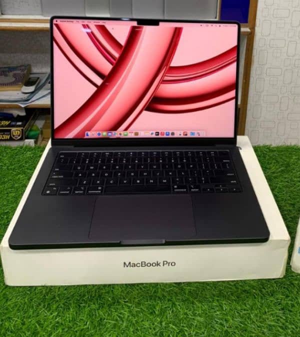 MACBOOK PRO M3 CHIP 2023 NO REPAIR FOR URGENT SALE