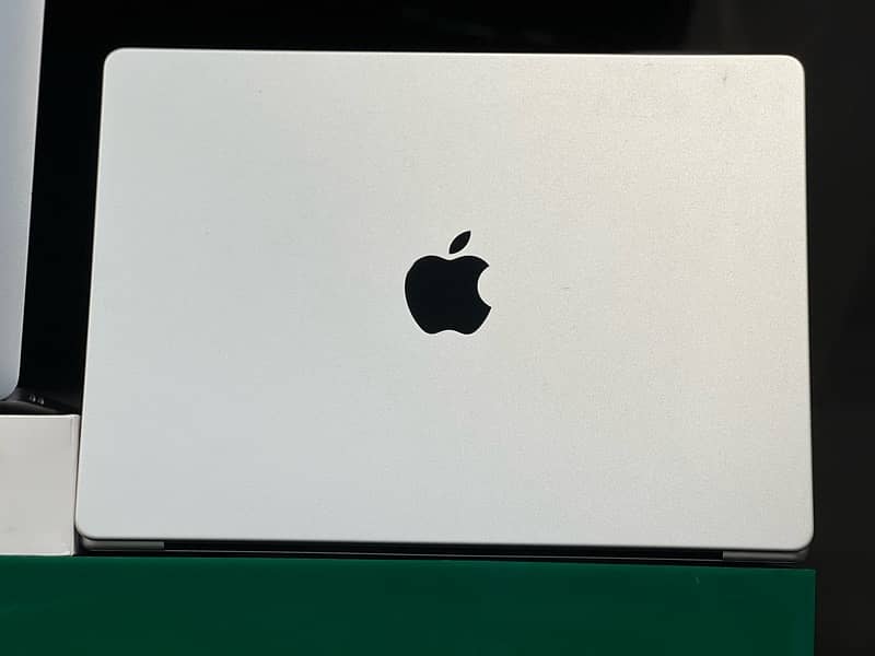 MacBook Pro M2 Pro 14 inch 16GB 512GB 1TB 2023 M1 M2