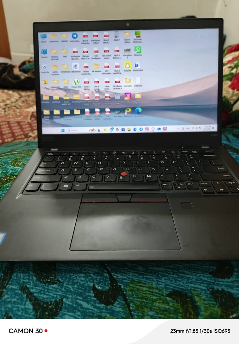 Lenovo thinkpad x390 corei7 8th generation