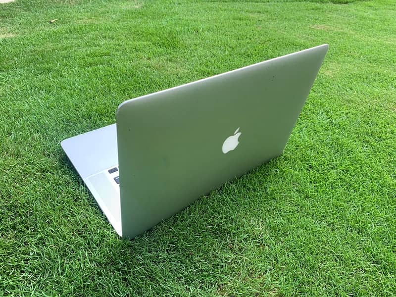 Macbook Pro 15 (16/512)
