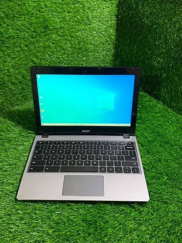 Acer C740 | 4 GB Ram | 128 GB SSD .