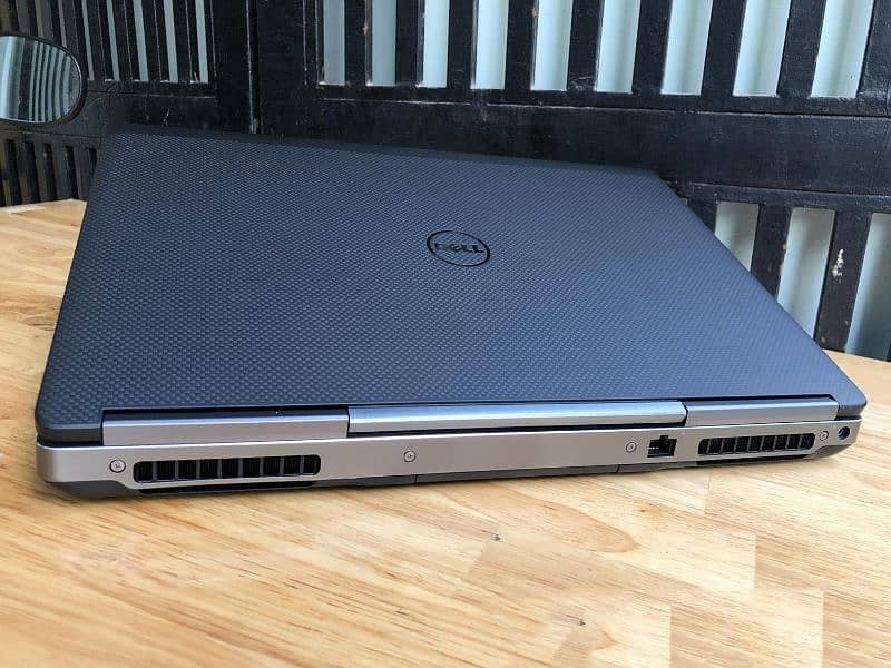 Dell Precision 7510 Laptop, 32GB R, 1TB SSD, 2GB Graphics + Free