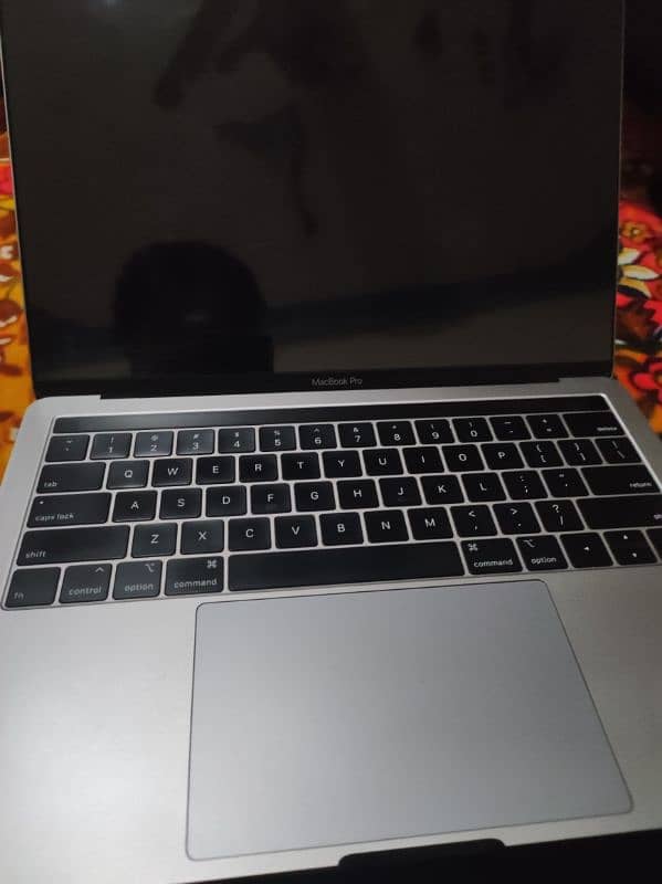 MacBook Pro 2019 13 inch (16/256)