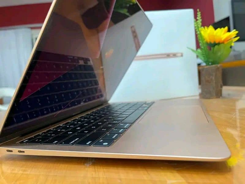 apple MacBook air 2020