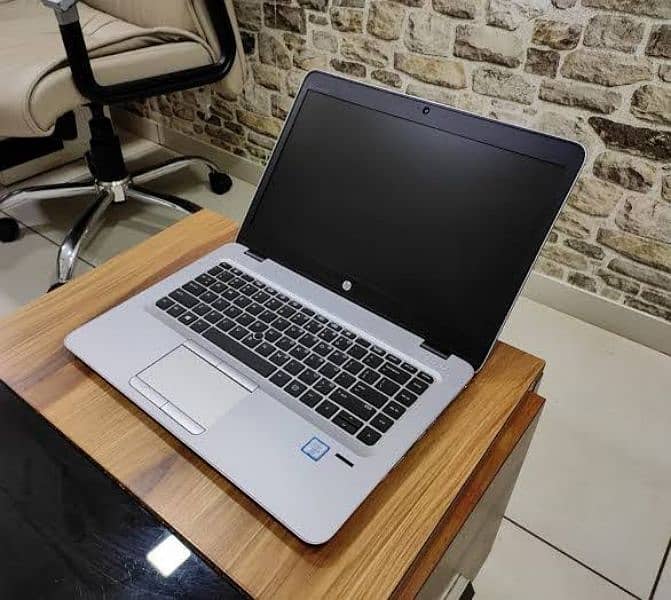 Hp elite book 840 g3. Ram=12GB. SSD=256GB