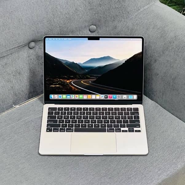 Apple MacBook Air M3 13.6 (100BH-24CC)