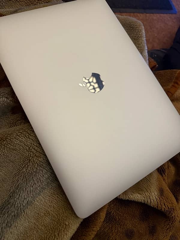 macbook air 8/512 M1 16/1tb M1 both