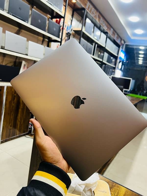 Apple Macbook pro 2016 13” Touch Br