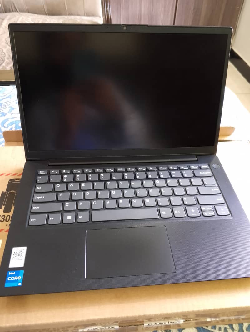 Cori5 12th generationenaptop Lenovo V14 G3