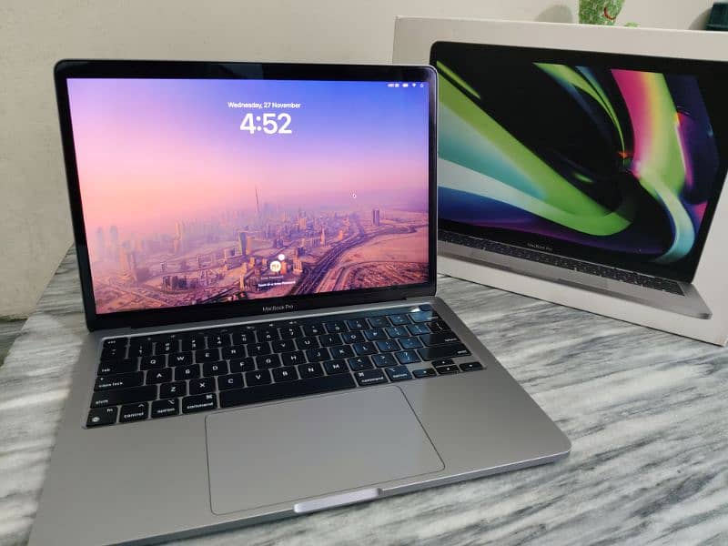 Macbook Pro M1 13 Inch with Touchbar In excellent condition 512gb