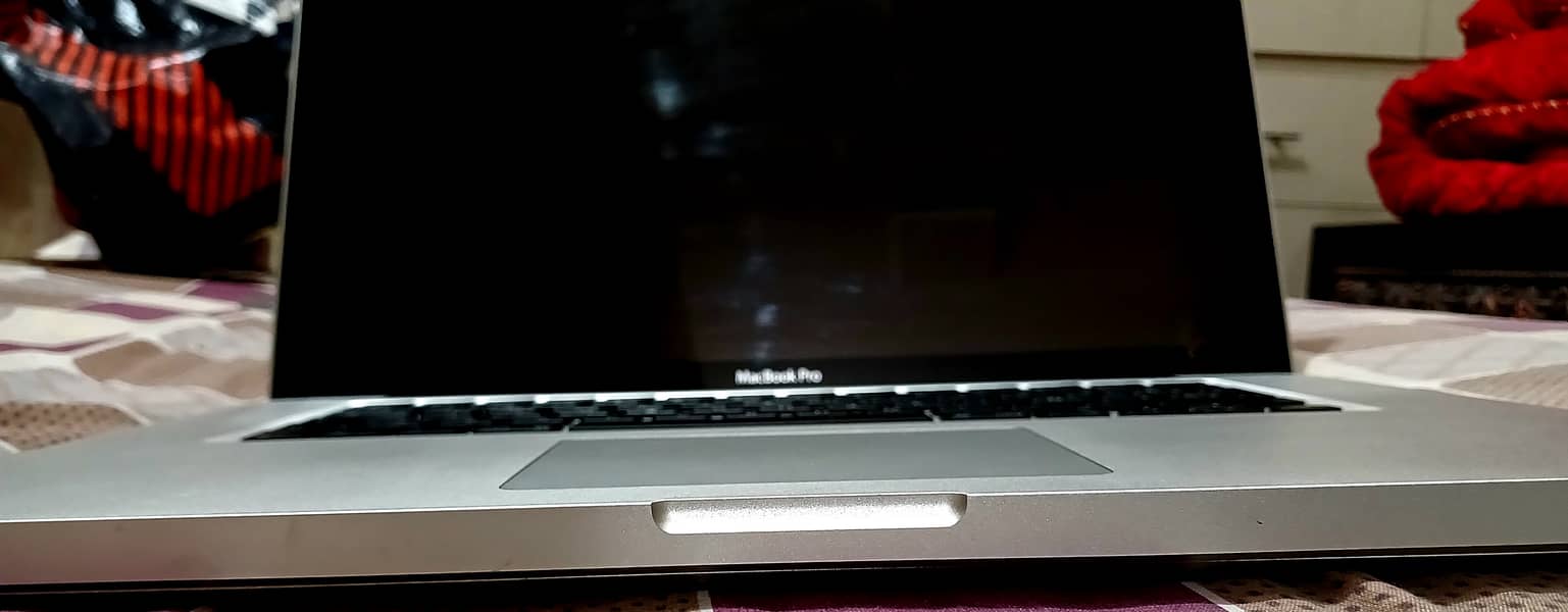 Macbook pro without charger good condition