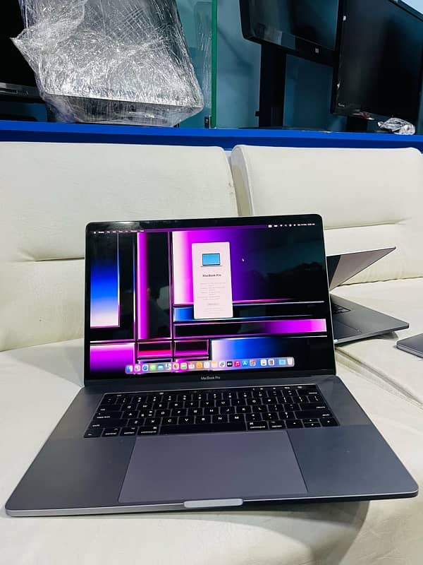 Apple MacBook Pro 2017 15” inch 16-512 SSD