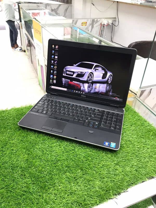 Dell latitude core i7 4th gen 8gb ram 128ssd 2gb graphic card laptop