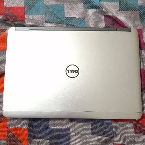 Dell latitude E7240 i5 128gb samsung ssd (serious buyers only)