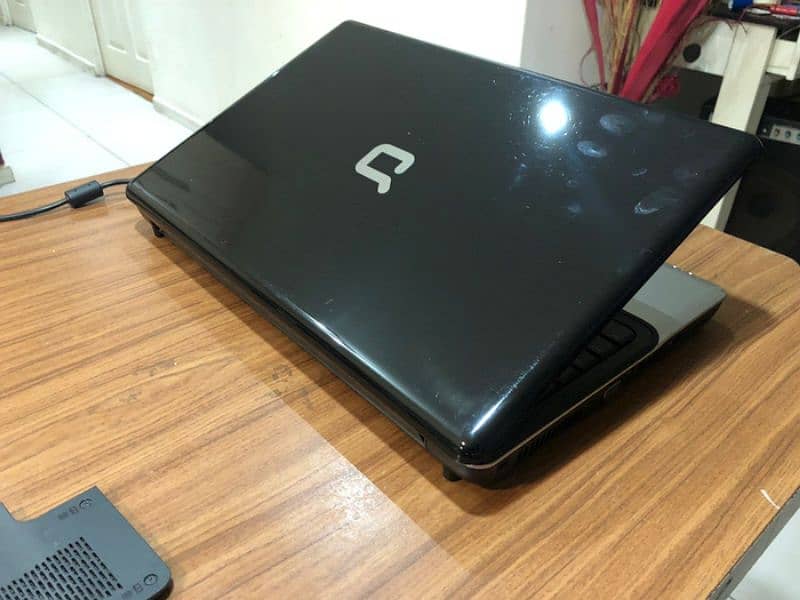 Hp compaq Glossy Laptop 4Gb Ram 250Gb hard 15.6