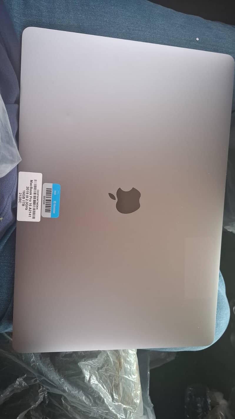 Macbook pro 16, A2141, 2019, i9, 16gb, 1Tb, 2.3GHZ
