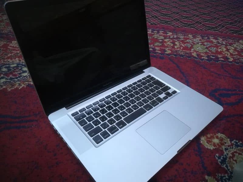MacBook pro 2011 late for sale