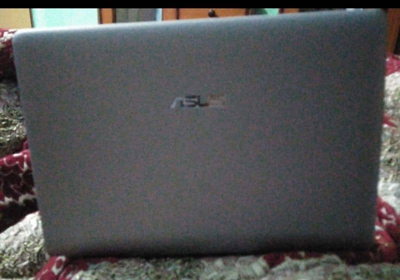 Asus Laptop, 4 256 SSD Urgent sale 18k
